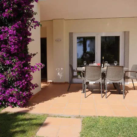 Spacious Near Porto De Mos Beach, Lagos. شقة لاغوس