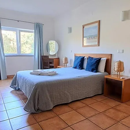 Spacious Near Porto De Mos Beach, Lagos. شقة *