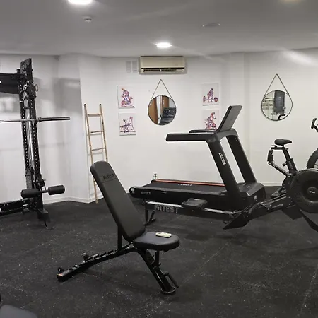 Spacious Near Porto De Mos Beach, Lagos. *