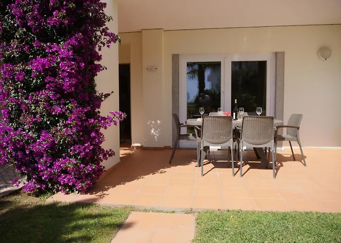 Spacious Near Porto De Mos Beach, Lagos. Apartament Lagos