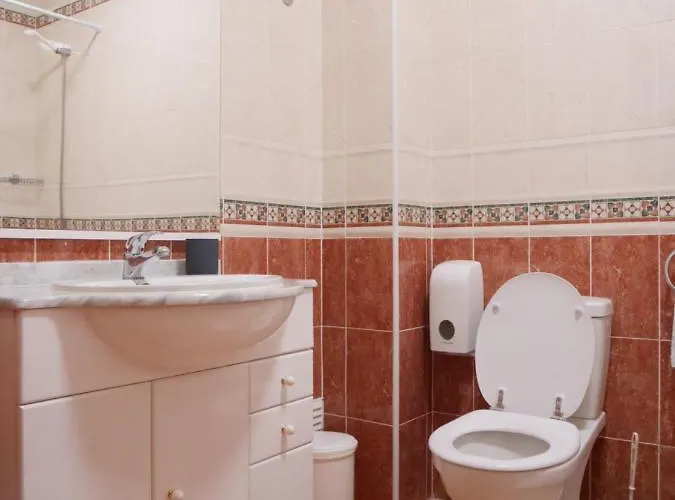 Spacious Near Porto De Mos Beach, Lagos. Apartament *