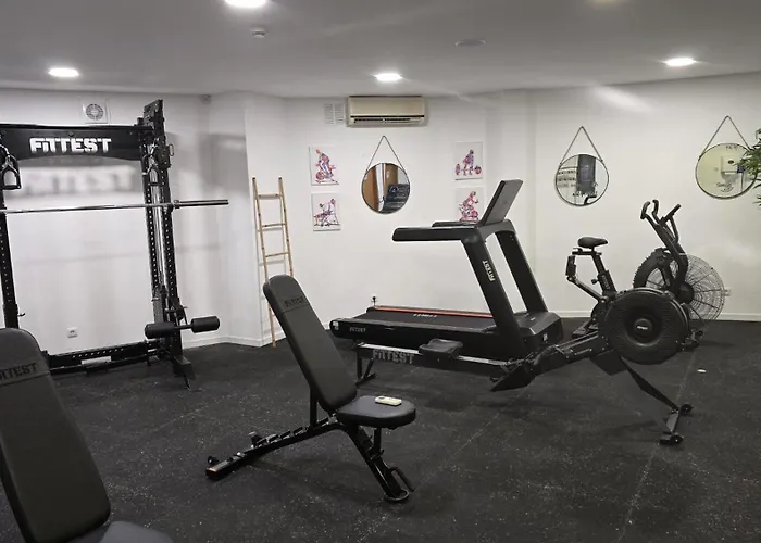 Spacious Near Porto De Mos Beach, Lagos. *