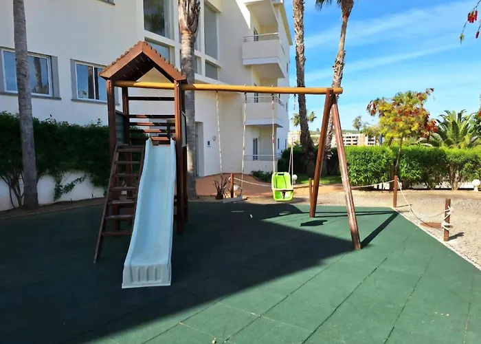 Spacious Near Porto De Mos Beach, Lagos. * Lagos