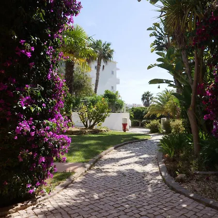 Apartment Spacious Near Porto De Mos Beach, Lagos. *