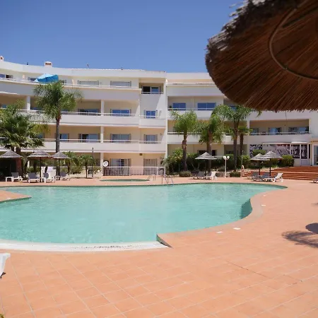 Spacious Near Porto De Mos Beach, Lagos. 라고스