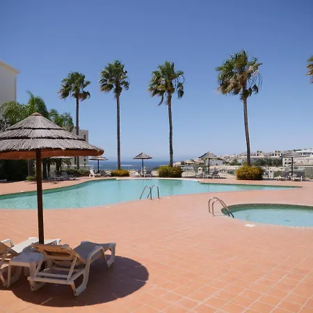 Apartment Spacious Near Porto De Mos Beach, Lagos. *