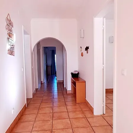 Apartment Spacious Near Porto De Mos Beach, Lagos. *