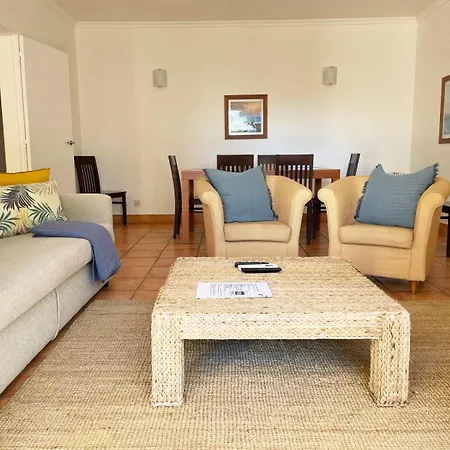 Spacious Near Porto De Mos Beach, Lagos. Lagos