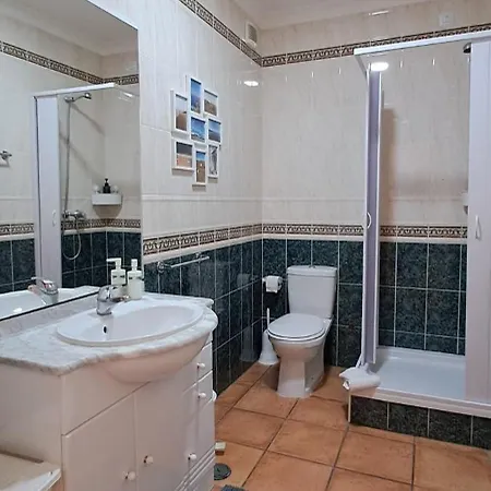 Apartment Spacious Near Porto De Mos Beach, Lagos.