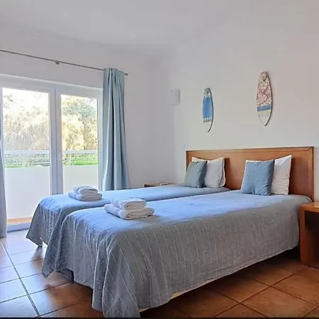 Spacious Near Porto De Mos Beach, Lagos. * Lagos