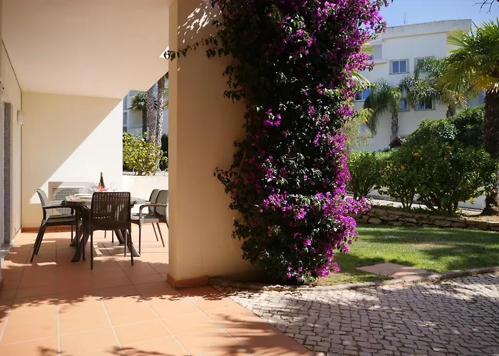 Spacious Near Porto De Mos Beach, Lagos. Appartement