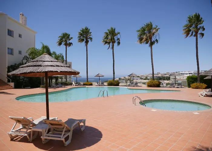 Appartement Spacious Near Porto De Mos Beach, Lagos. *