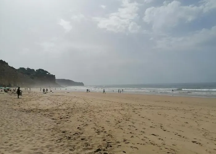 Spacious Near Porto De Mos Beach, Lagos. *