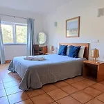 Spacious Near Porto De Mos Beach, Lagos. Apartment *