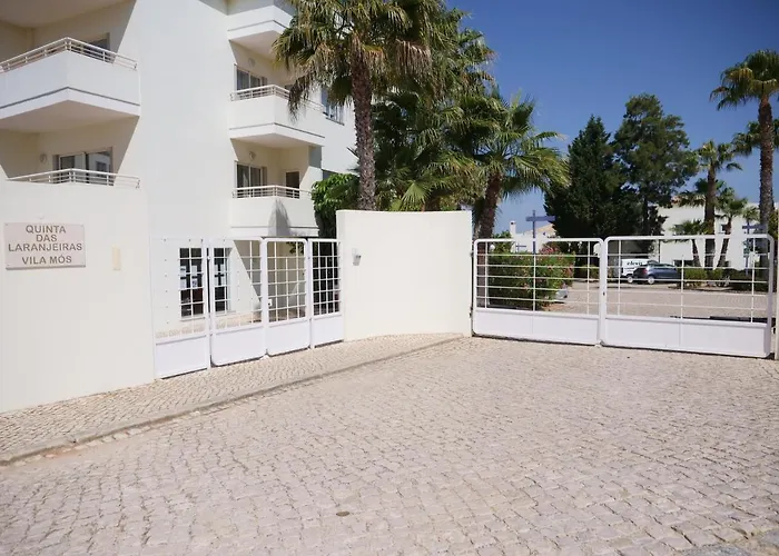 Spacious Near Porto De Mos Beach, Lagos. Appartamento