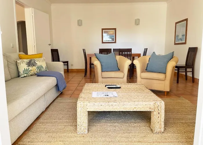 Spacious Near Porto De Mos Beach, Lagos. Lagos