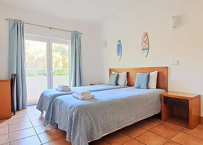Spacious Near Porto De Mos Beach, Lagos. Lagos