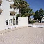 Spacious Near Porto De Mos Beach, Lagos. Apartmán